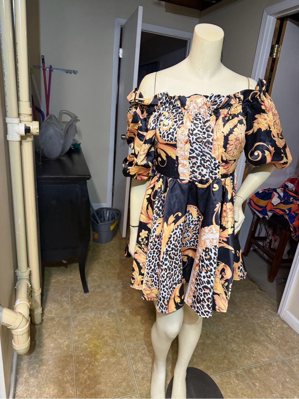 Baroque Print Off-Shoulder Black and Gold Women's Dress